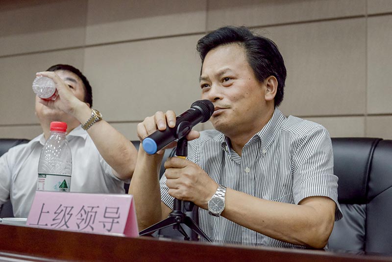 经济开发区党工委副书记、副主任、总工会主席应炳军.jpg